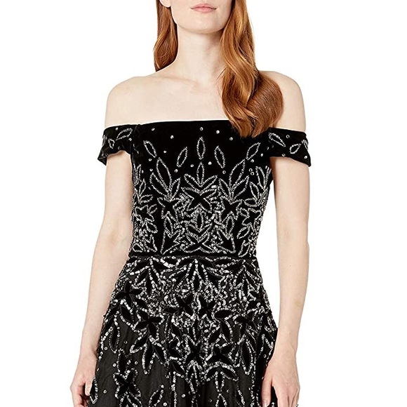 Adrianna Papell Dresses & Skirts - Velvet beaded bodice formal prom evening gown